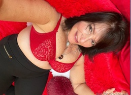 Happy Valentines from your fav sexy milf: gilf