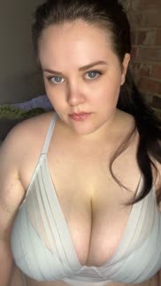 My boobs says Hi