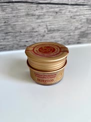 Has anyone tried the Skinfood Salmon Darkcircle Concealer Cream? How do you like it?