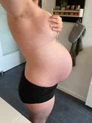  Pregnant Woman's Biggest Revealed: Baby Inside Her Belly