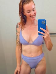 Purple bikini shot: I look good in my new bikini!