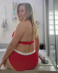 Would you go for it if your friend s Mom hit on you: F50