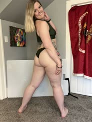 Pimp my butt: A woman's bare leg shot